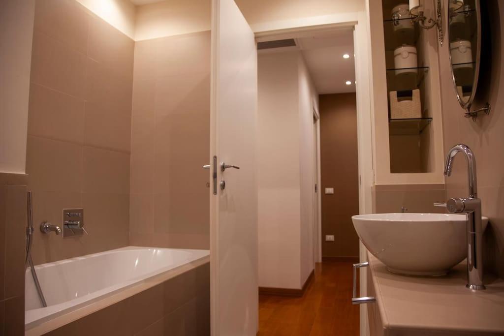 Roma, Gemelli Casa Eleganza, Resort Modernista Extérieur photo