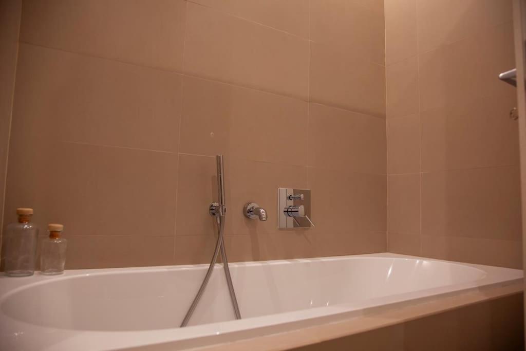 Roma, Gemelli Casa Eleganza, Resort Modernista Extérieur photo